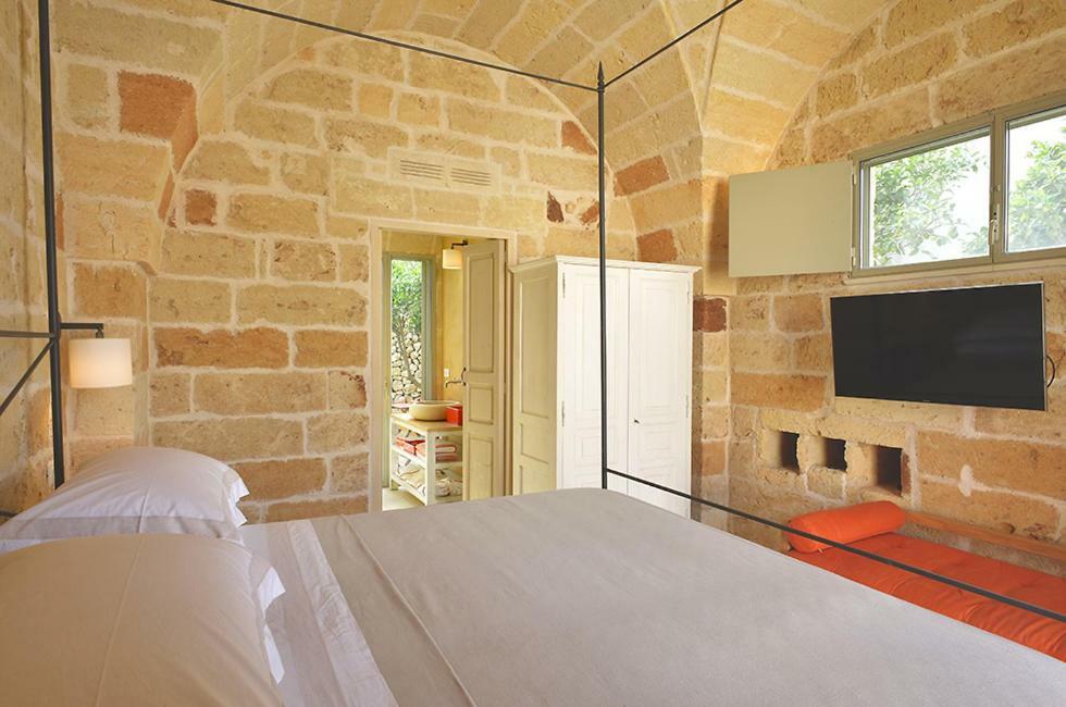 Double Room,827135102:JPEG